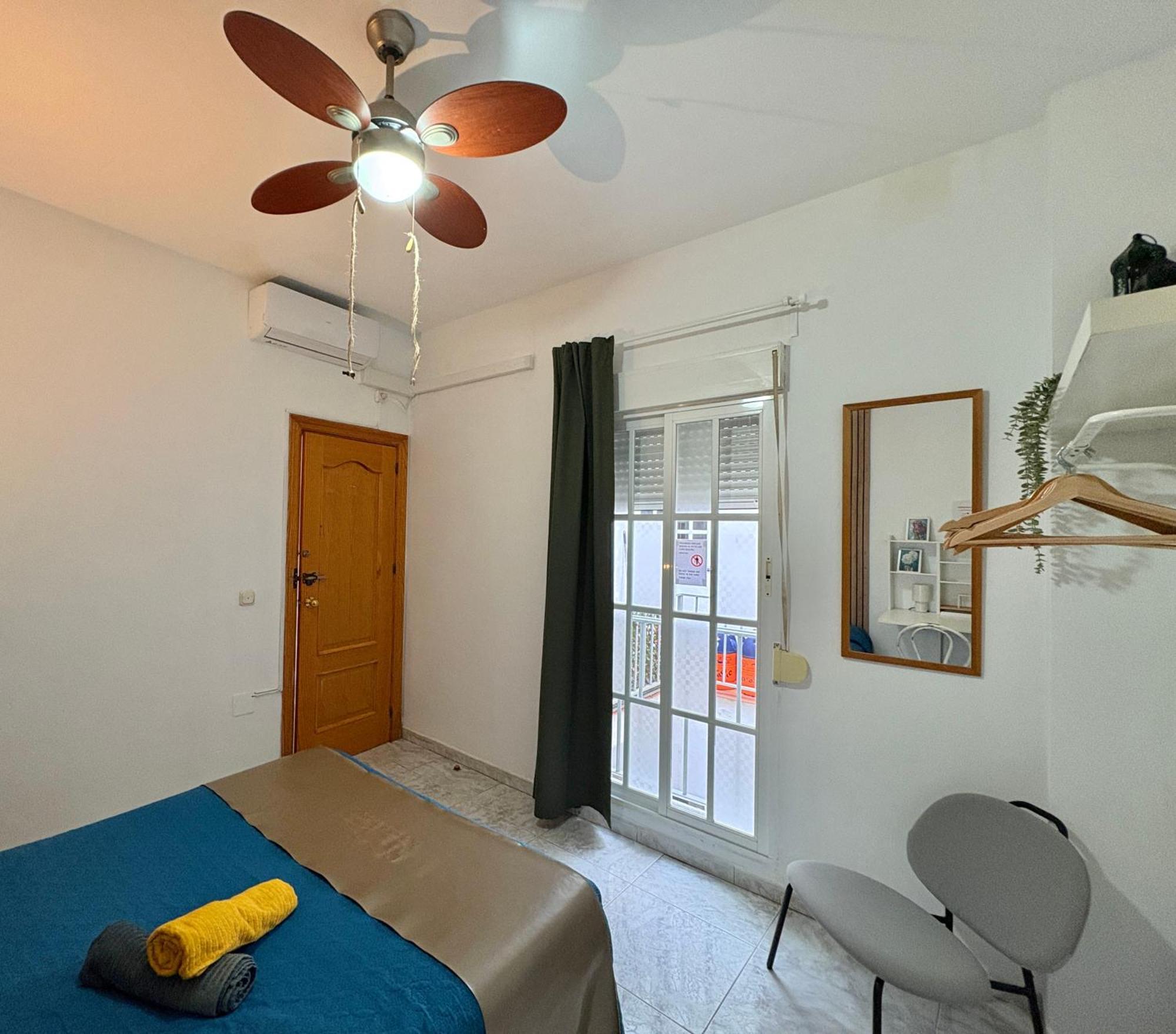 Habitacion En Calle Molino Malaga Luaran gambar